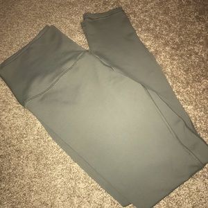 NWOT Halio Dreamy Leggings in Sage